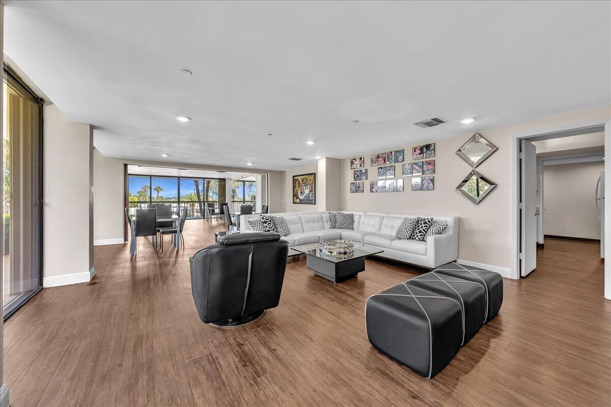 EMERAUDE CONDO - Residential