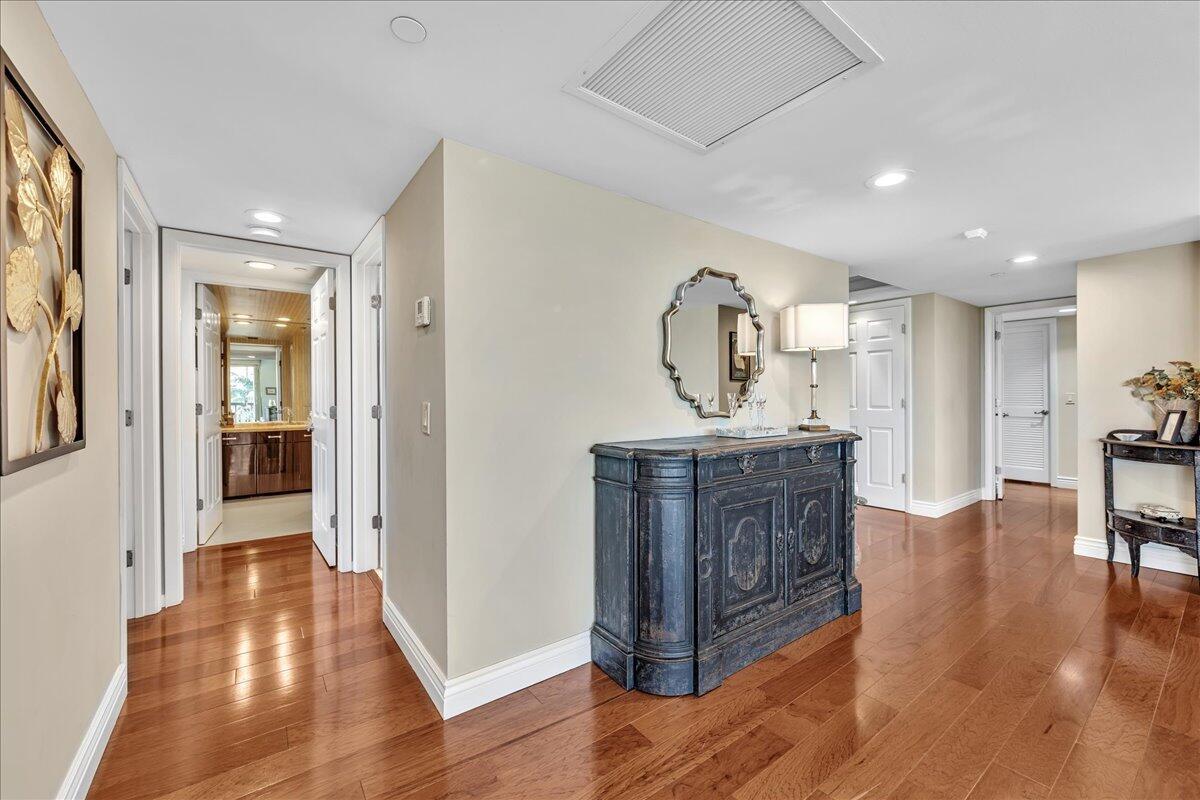 EMERAUDE CONDO - Residential