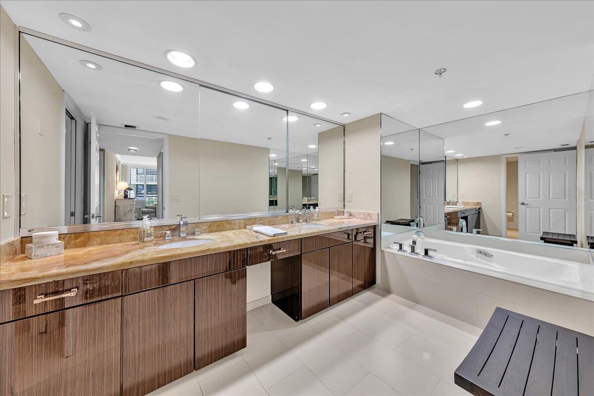EMERAUDE CONDO - Residential