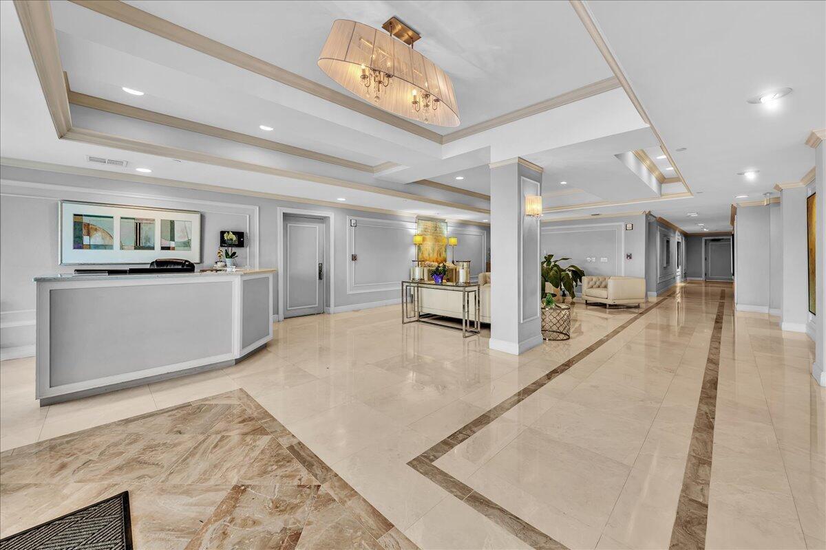 EMERAUDE CONDO - Residential