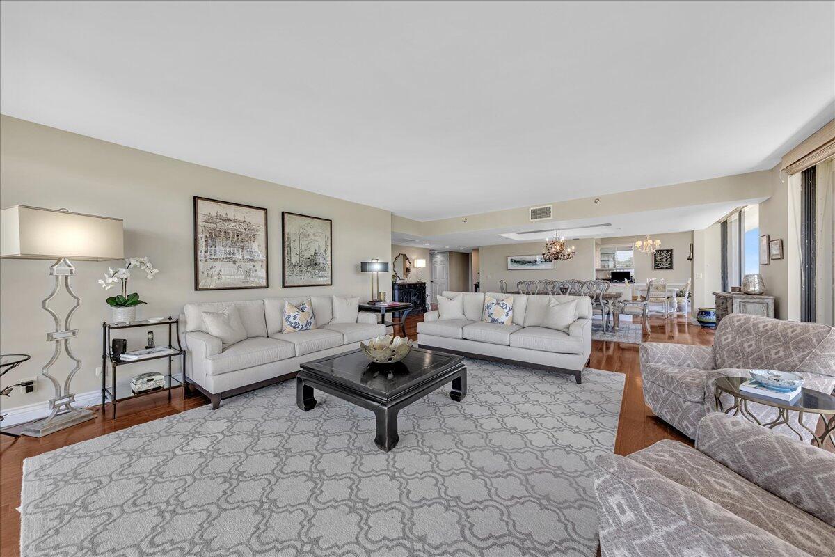 EMERAUDE CONDO - Residential
