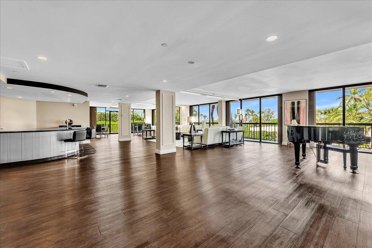 EMERAUDE CONDO - Residential