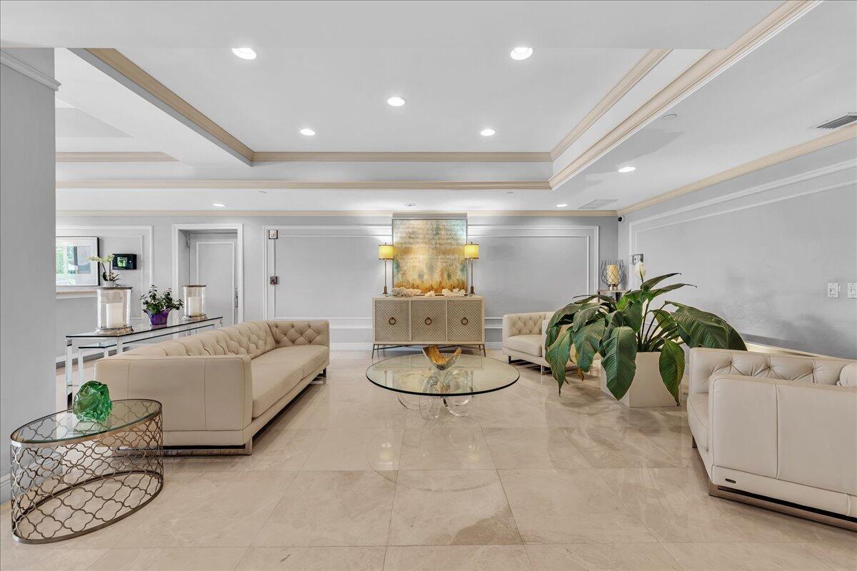 EMERAUDE CONDO - Residential