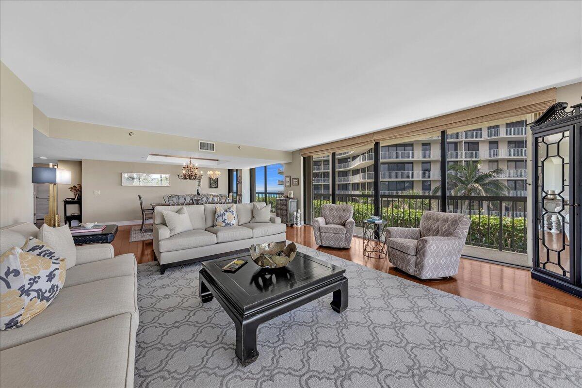 EMERAUDE CONDO - Residential