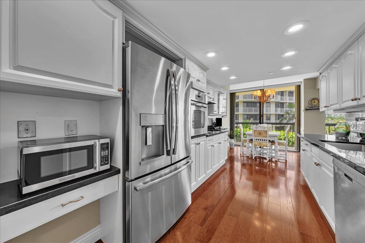EMERAUDE CONDO - Residential