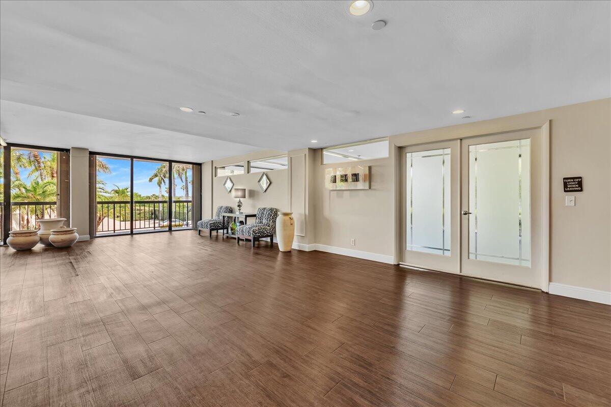 EMERAUDE CONDO - Residential