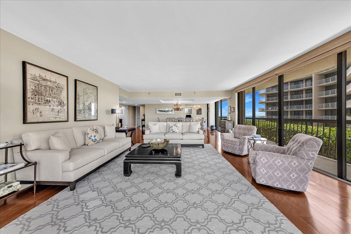 EMERAUDE CONDO - Residential