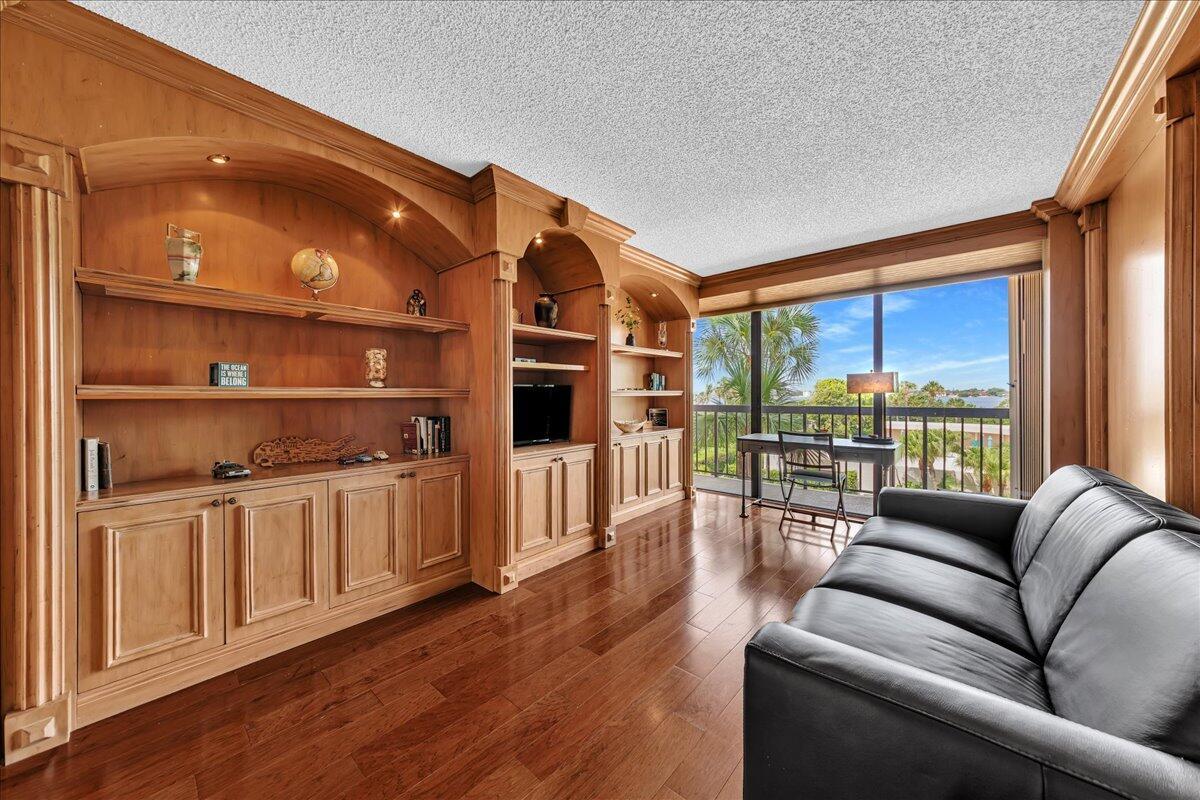 EMERAUDE CONDO - Residential