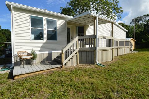 Photo of 1201 SW Sunshine Street, Stuart, FL 34997 (MLS # R11108640)