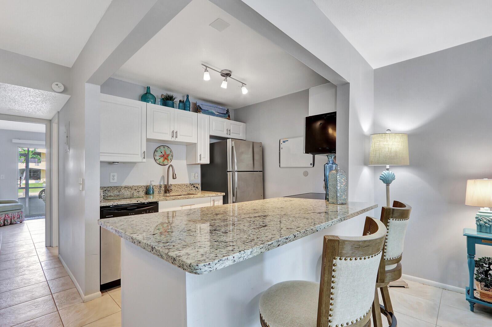 LAKE COLONY APTS THREE IN - Residential Lease