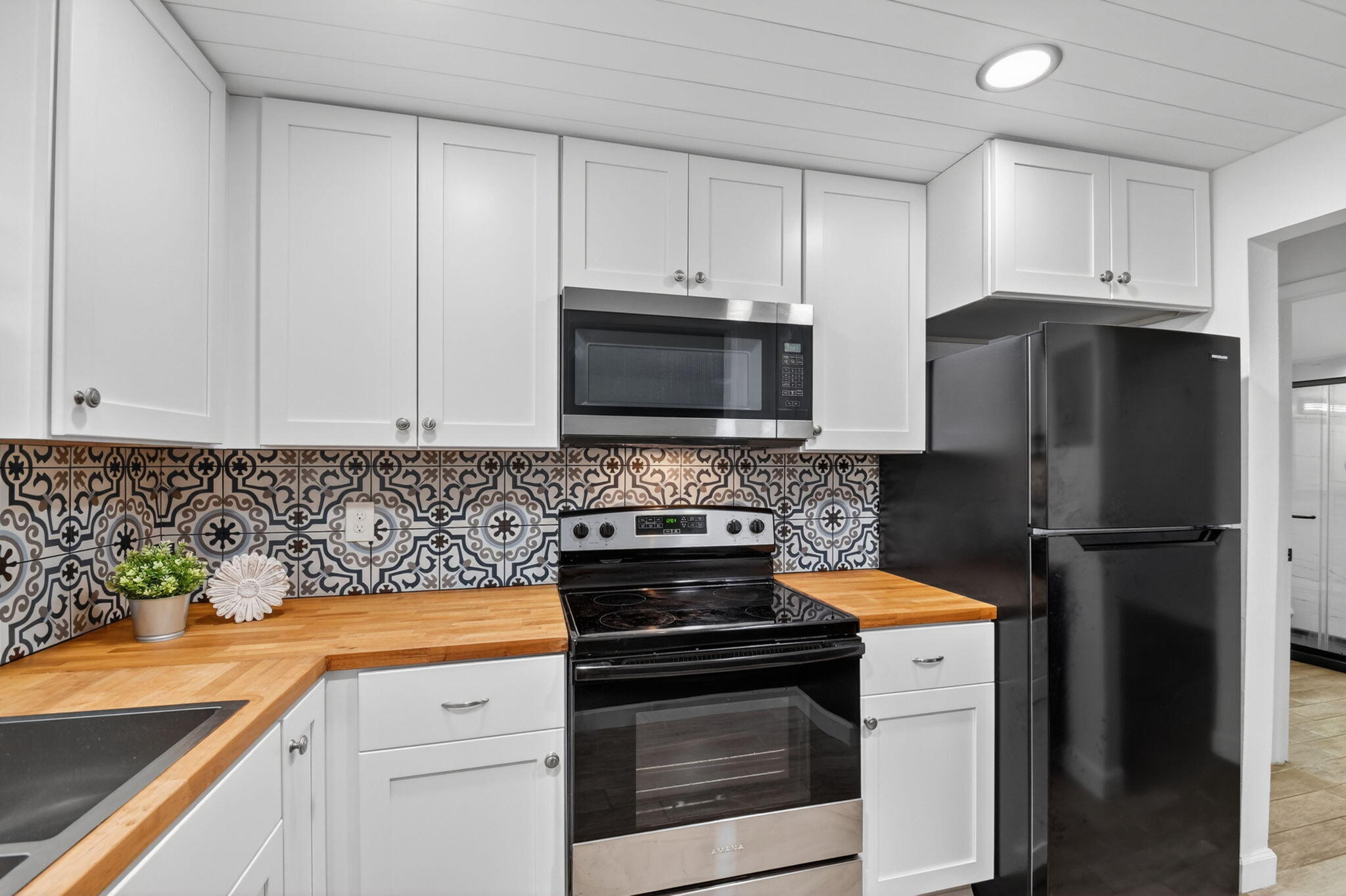 LAKESIDE VILLAGE CONDO 2 - Residential