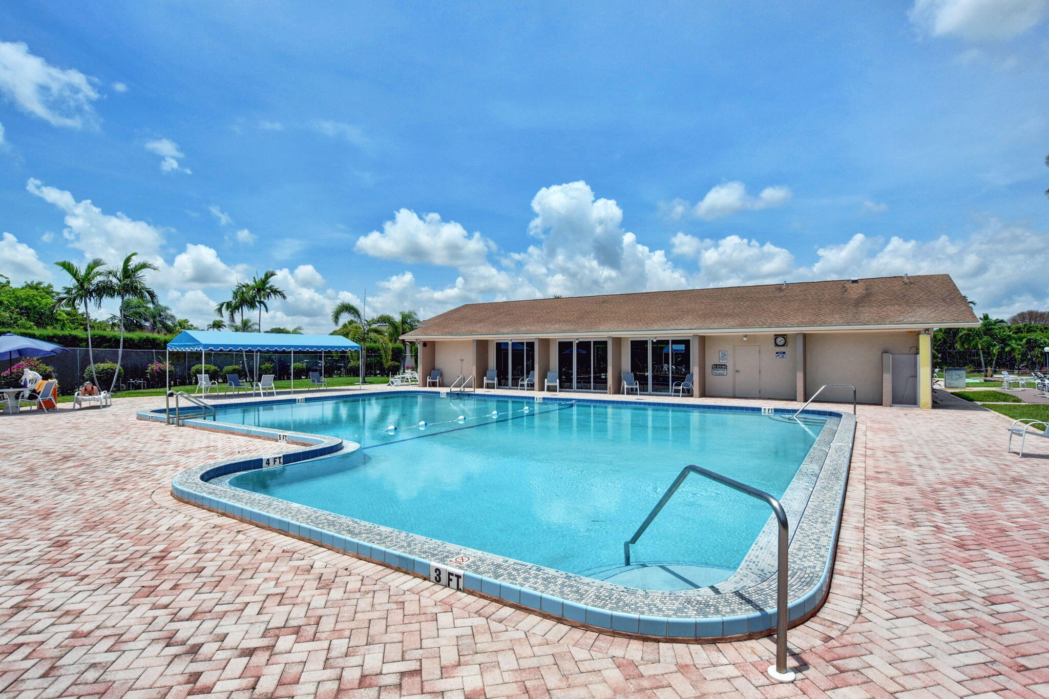 LAKESIDE VILLAGE CONDO 2 - Residential