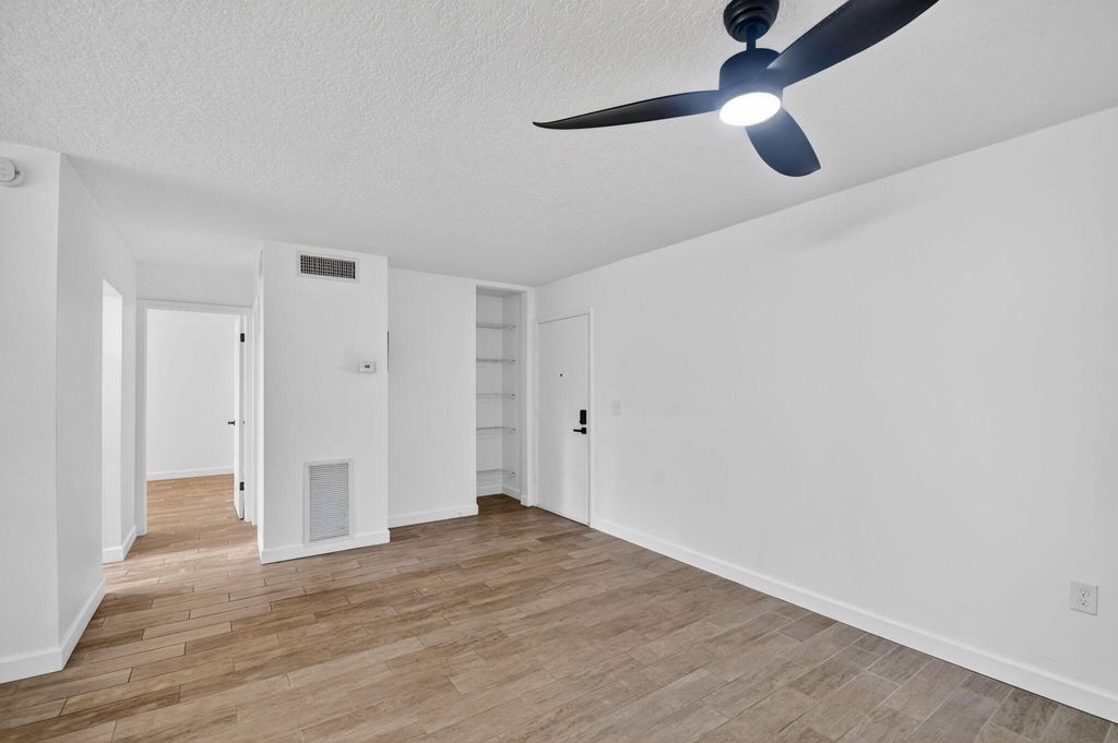 Photo of 500 Davis Road #37, Palm Springs, FL 33461 (MLS # B26034526)
