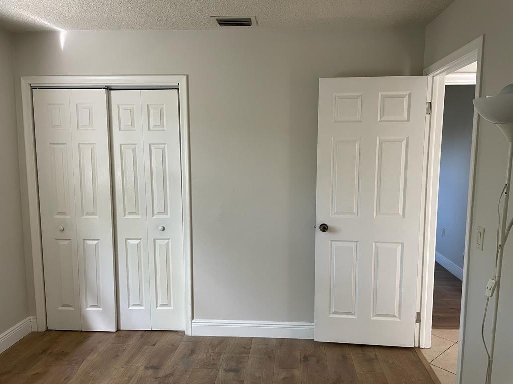 SUNRISE GOLF VILLAGE SEC - Residential Lease