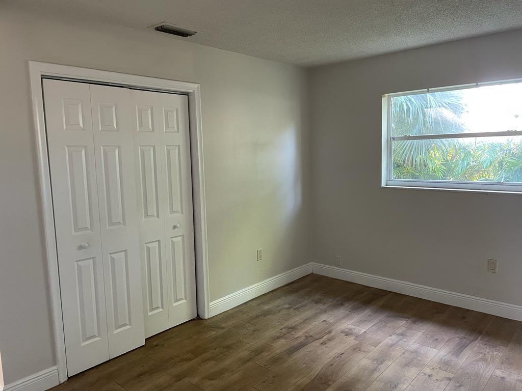 SUNRISE GOLF VILLAGE SEC - Residential Lease