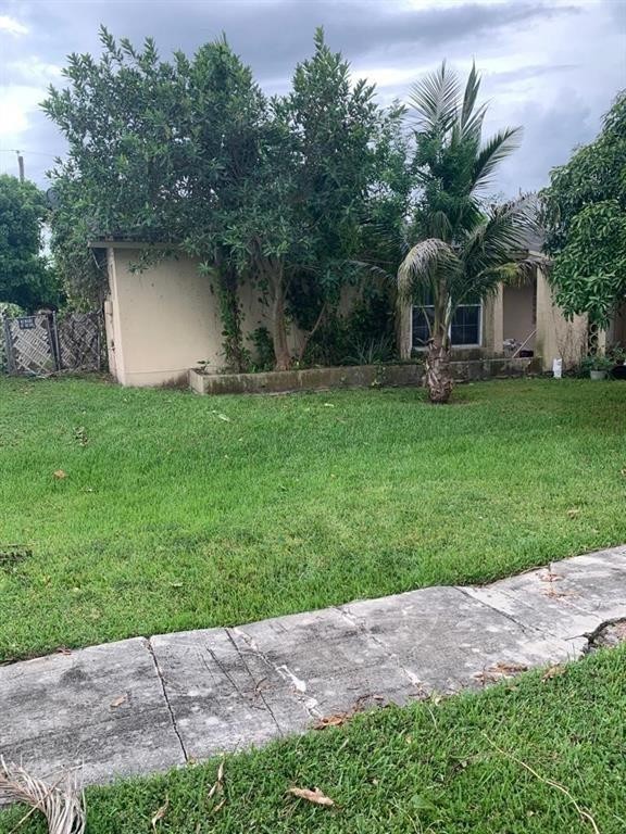 SUNRISE GOLF VILLAGE SEC - Residential Lease