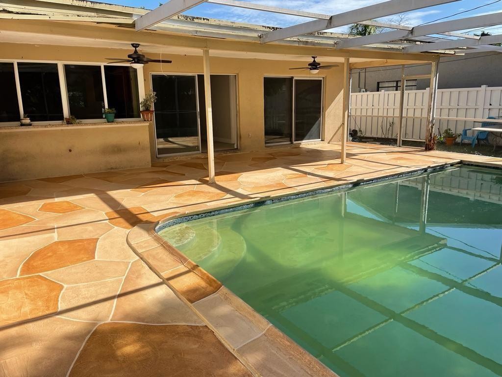 SUNRISE GOLF VILLAGE SEC - Residential Lease