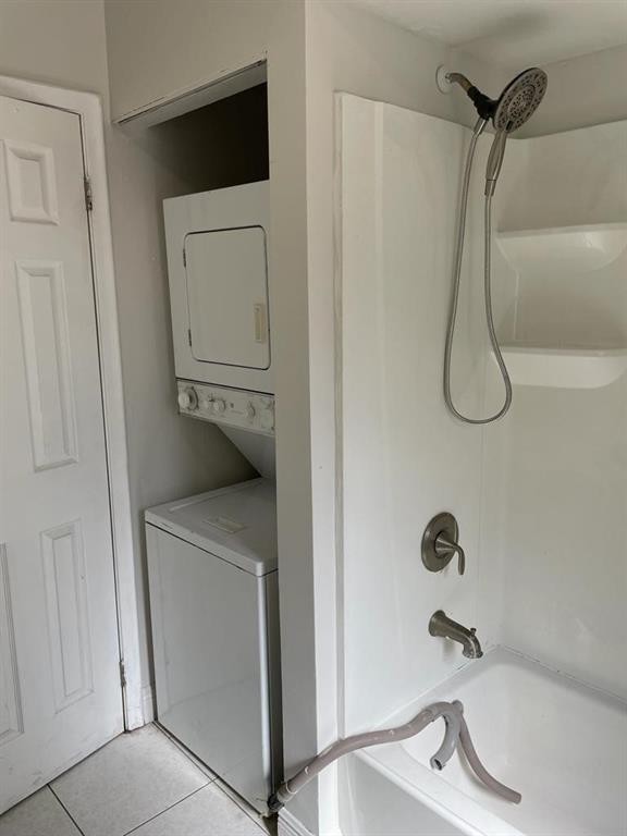 SUNRISE GOLF VILLAGE SEC - Residential Lease