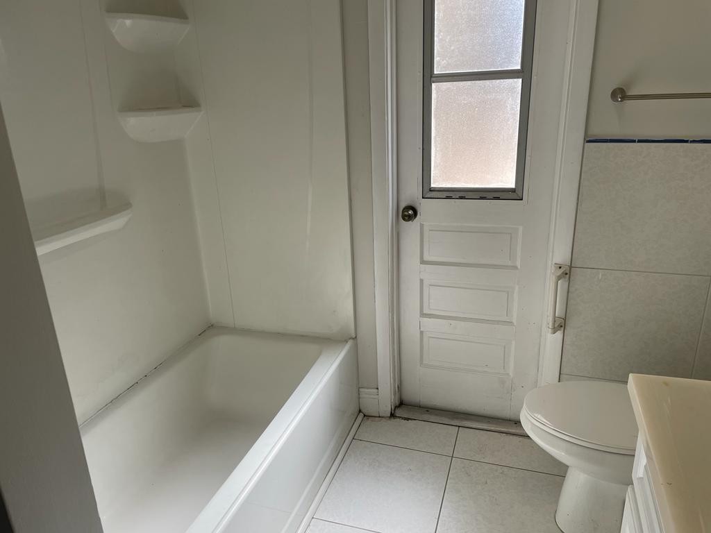 SUNRISE GOLF VILLAGE SEC - Residential Lease