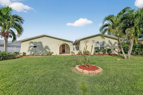 Photo of 1773 NE 24th, Jensen Beach, FL 34957 (MLS # F10541081)