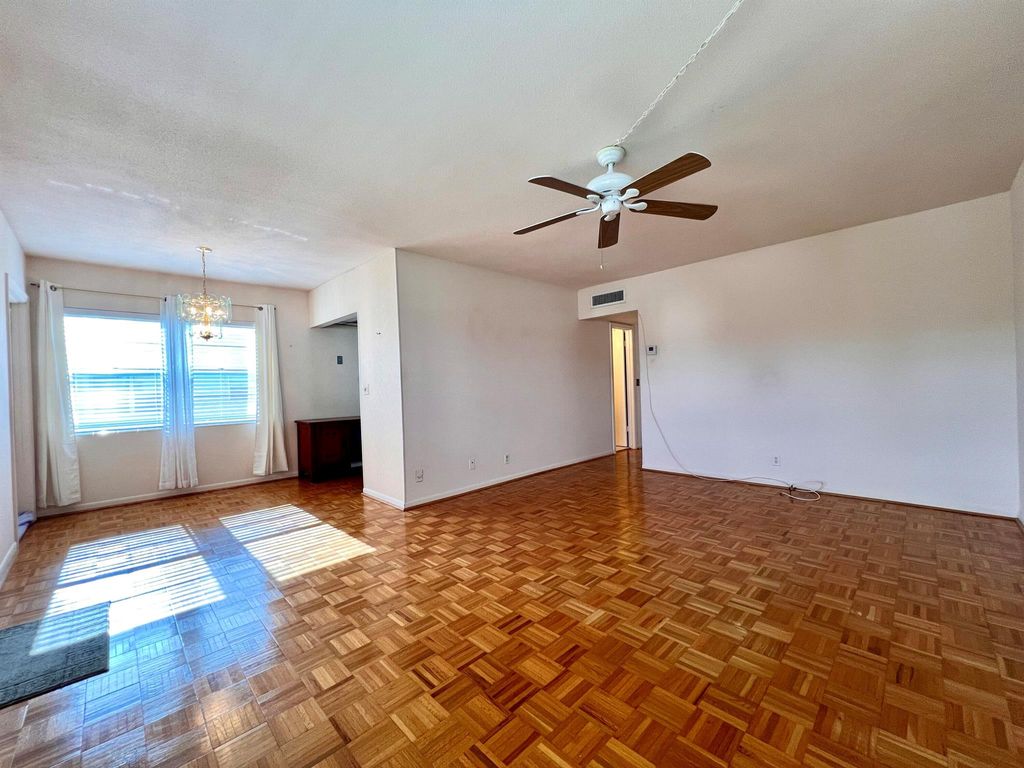 Photo of 85 Easthampton D, West Palm Beach, FL 33417 (MLS # R10983099)