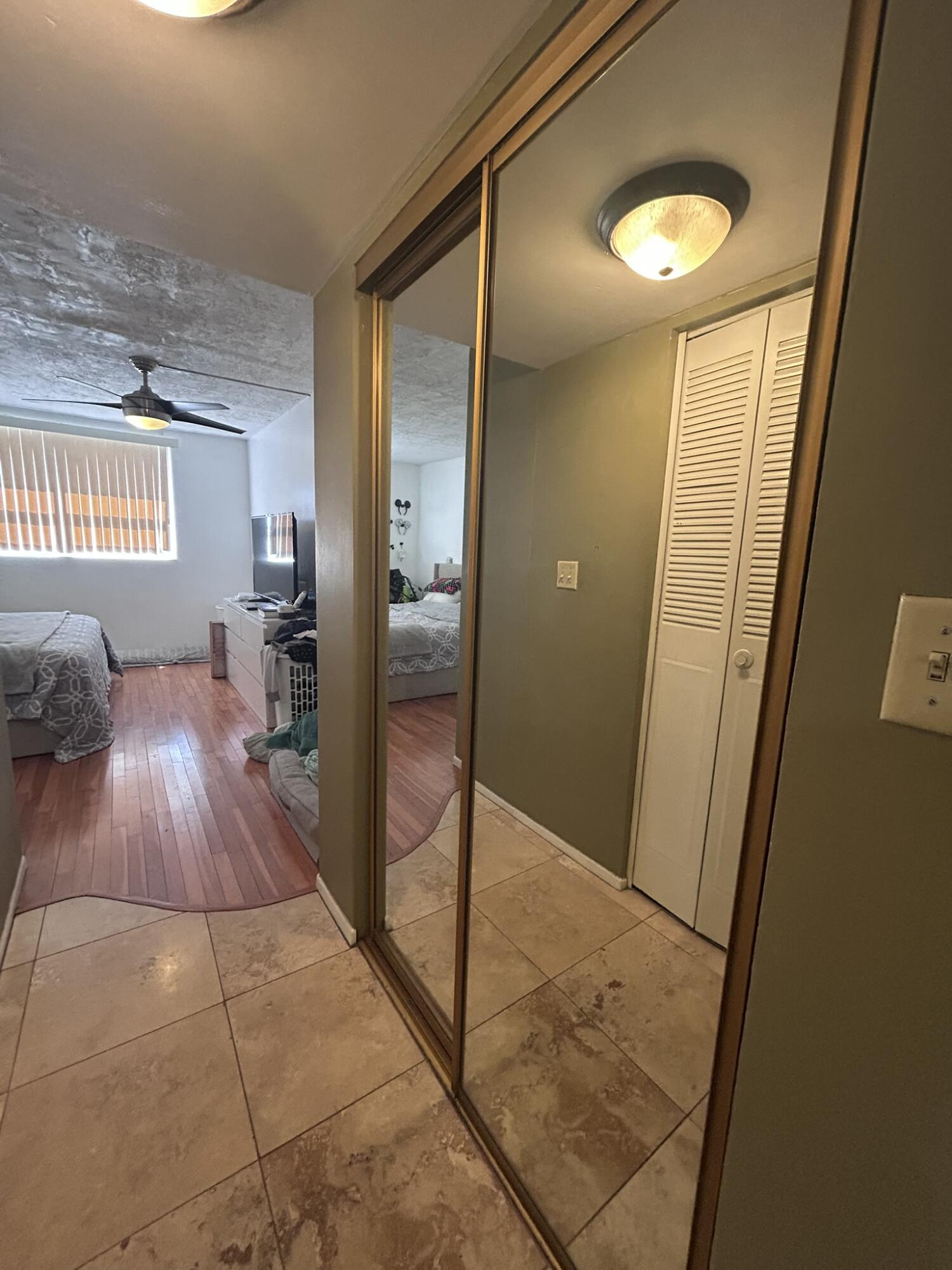 OMEGA CONDO NO 4 - Residential