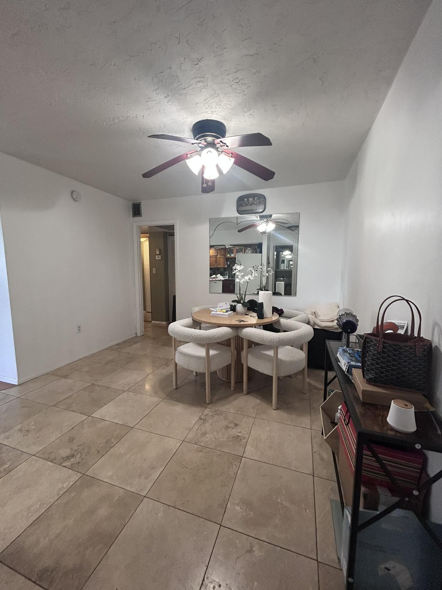 OMEGA CONDO NO 4 - Residential