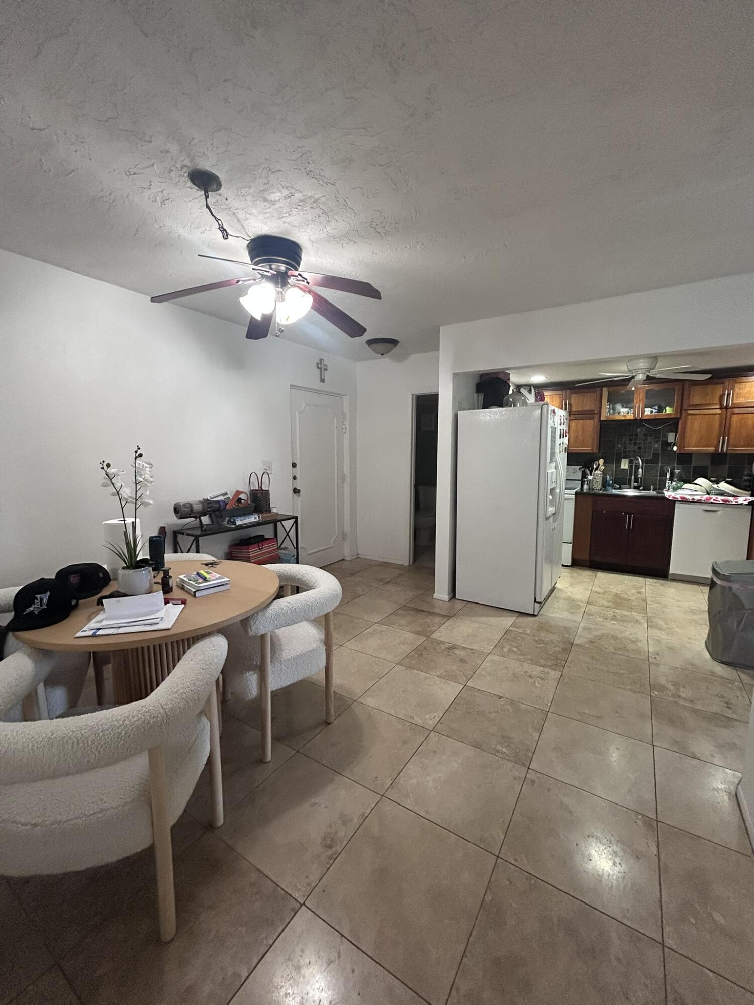 OMEGA CONDO NO 4 - Residential