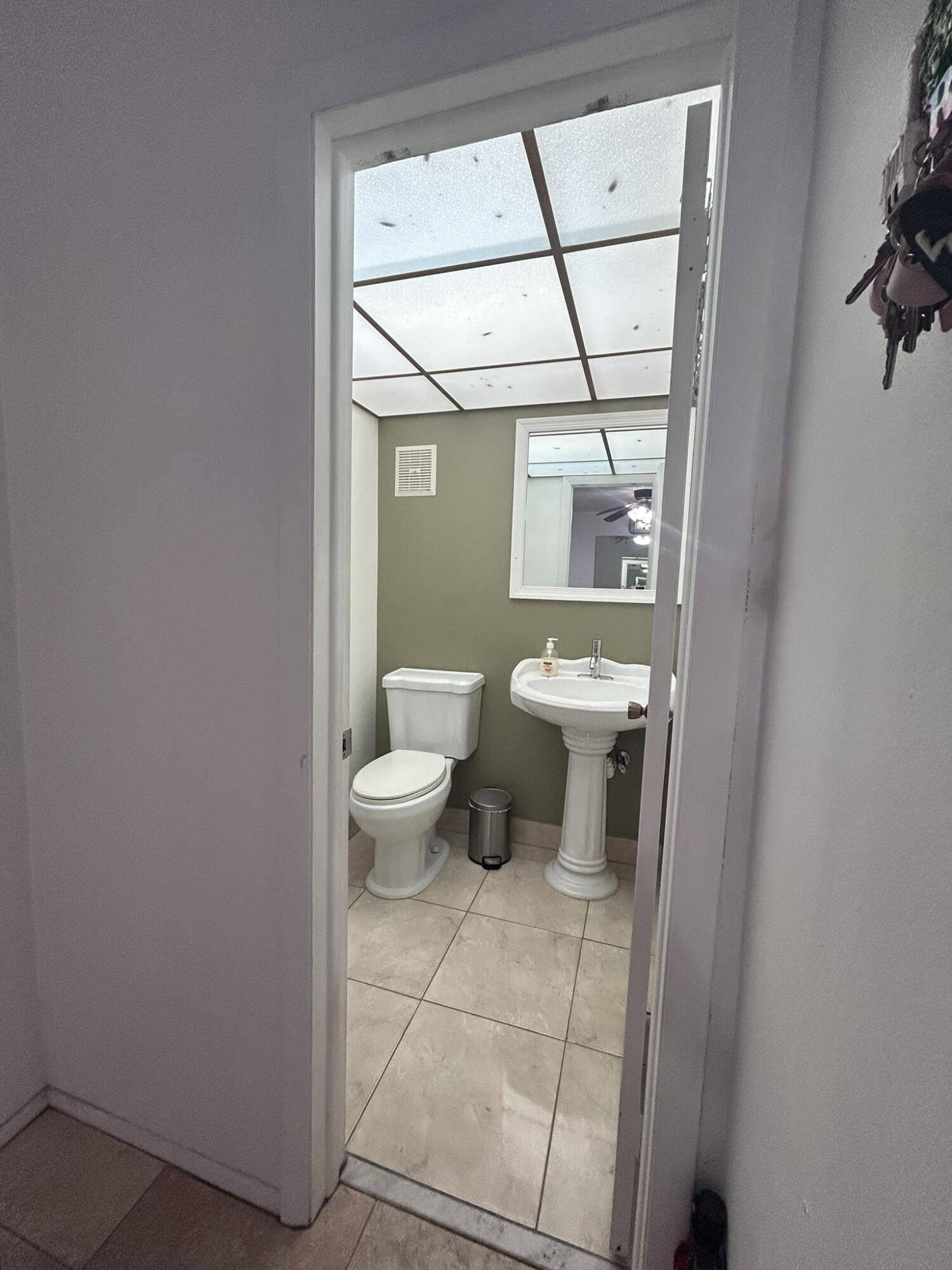 OMEGA CONDO NO 4 - Residential