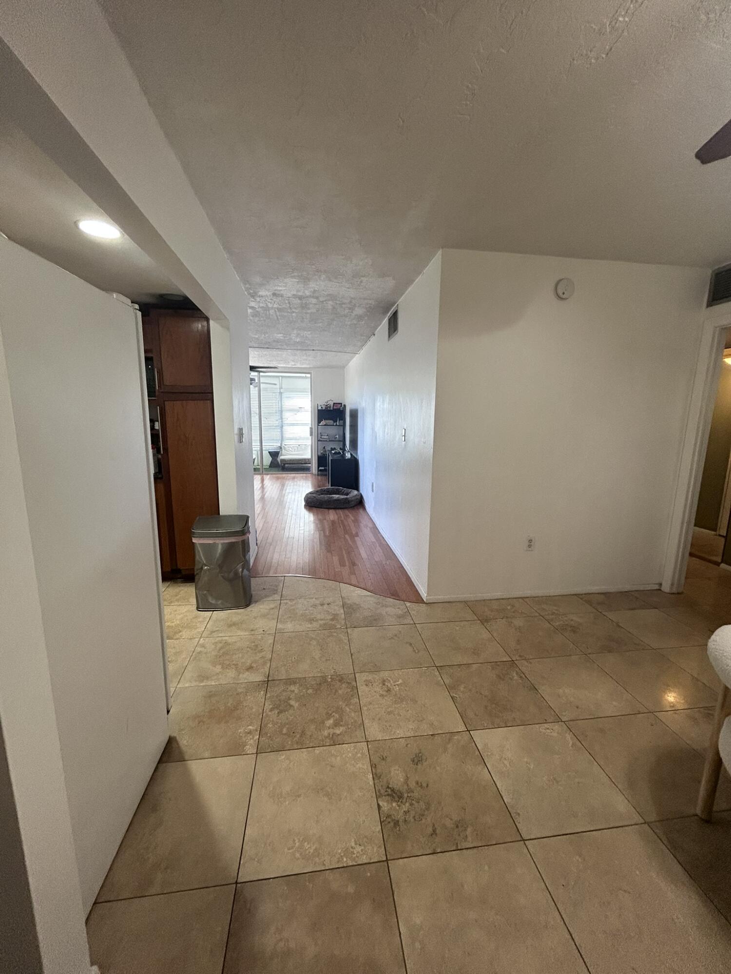 OMEGA CONDO NO 4 - Residential