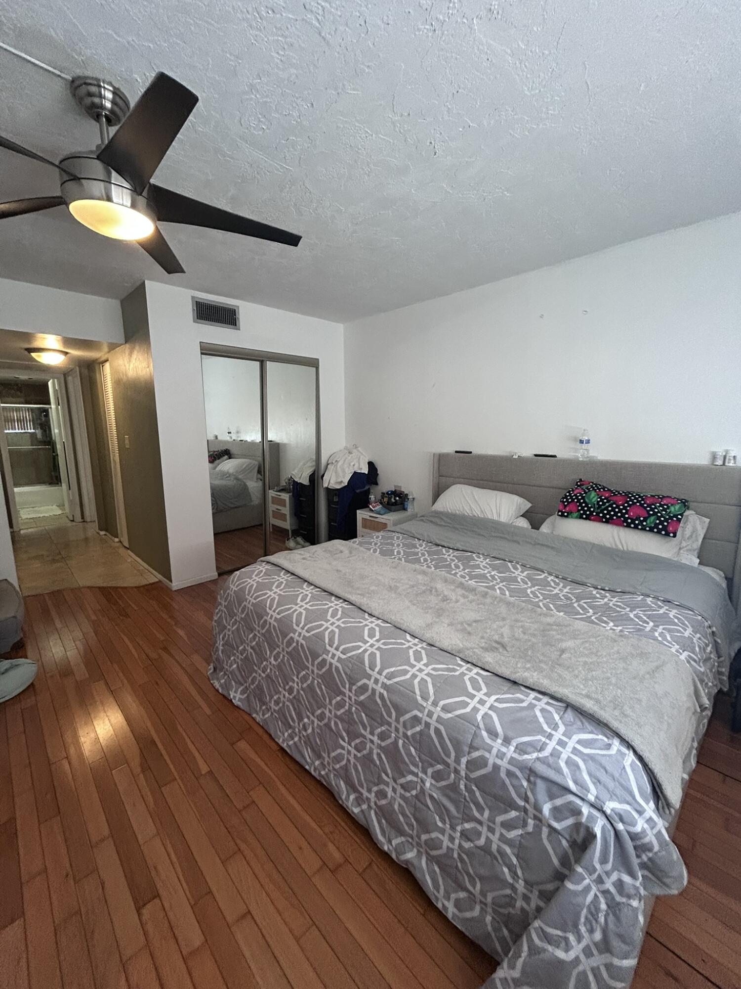 OMEGA CONDO NO 4 - Residential
