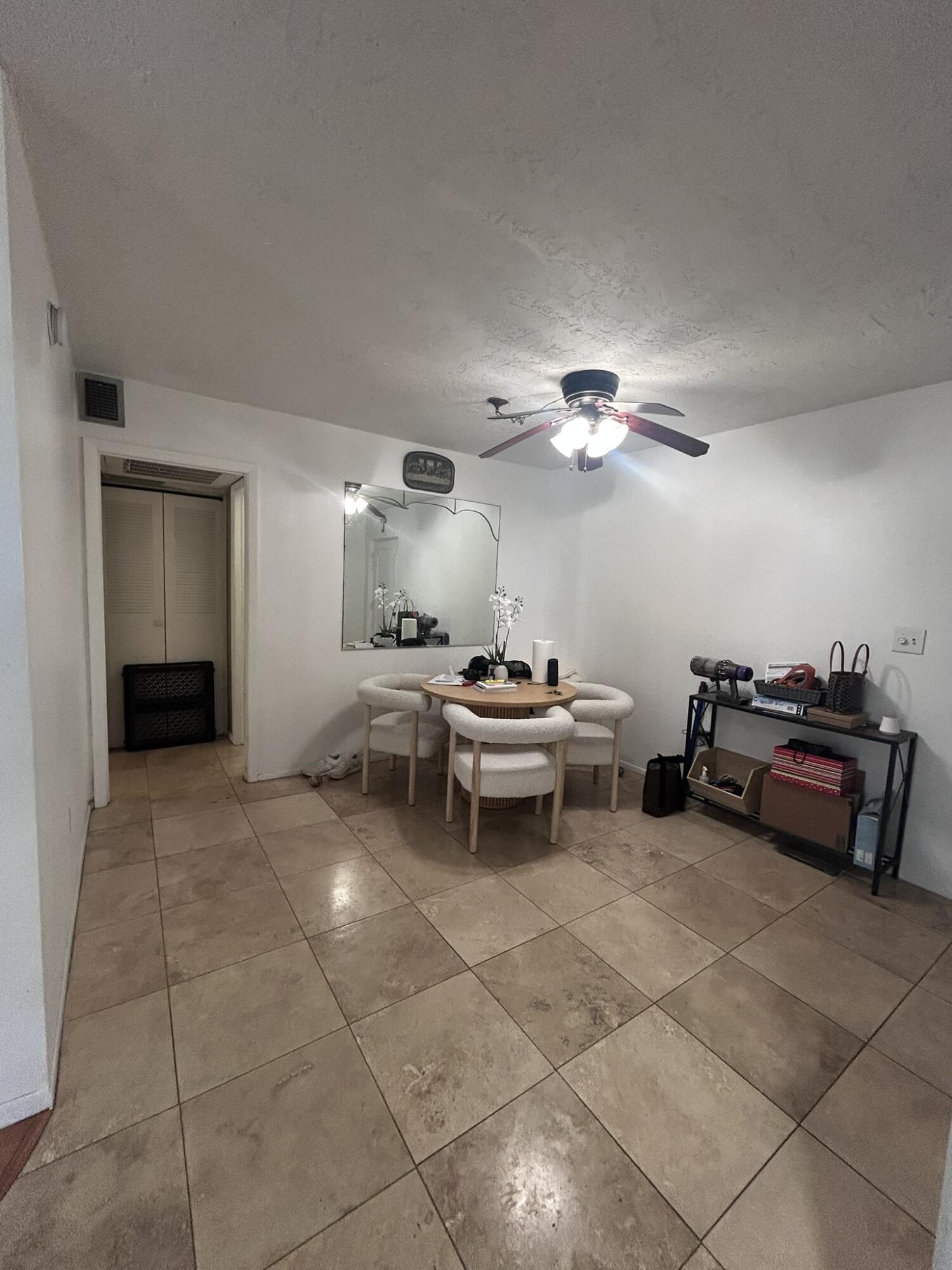 OMEGA CONDO NO 4 - Residential