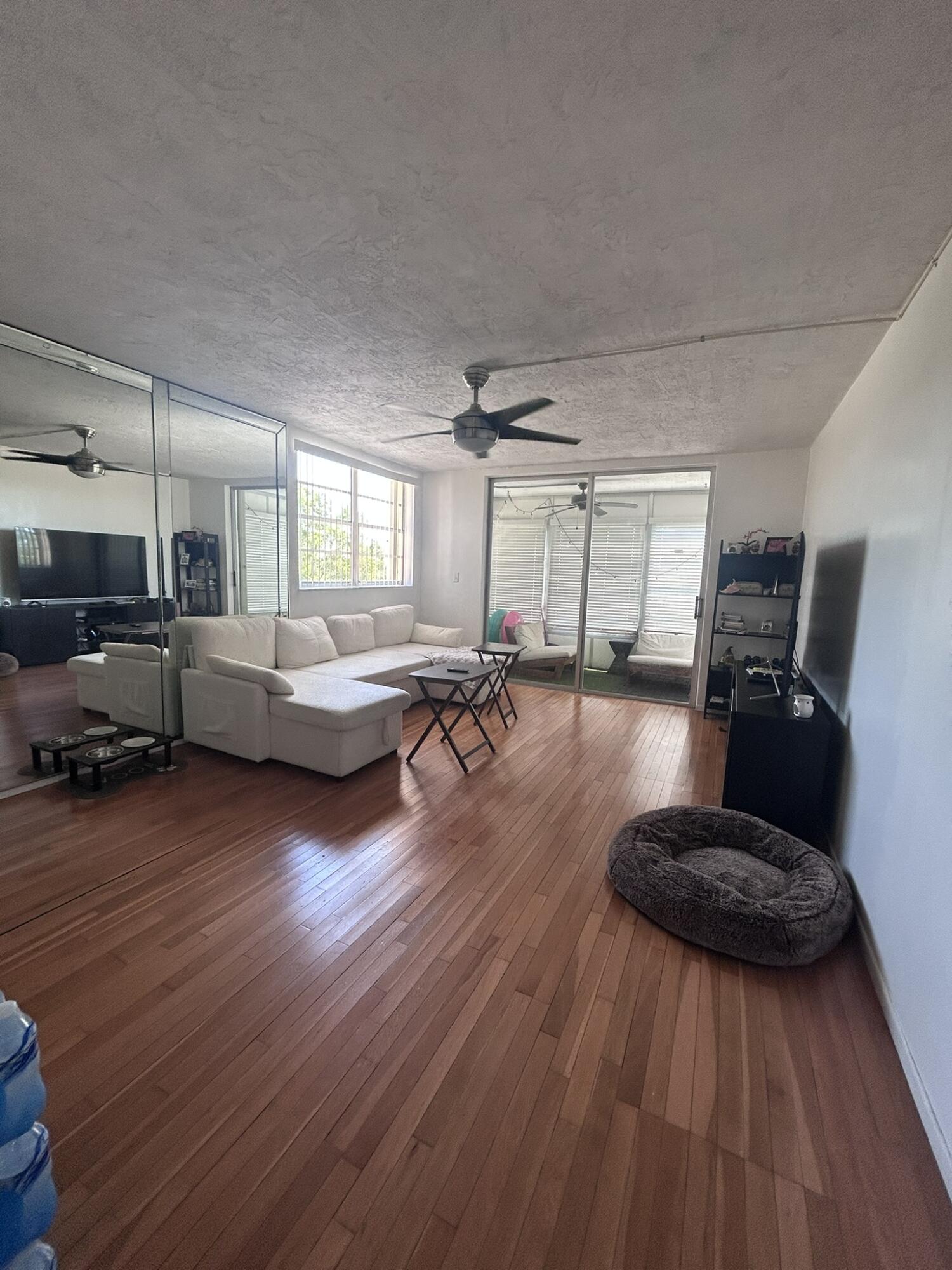OMEGA CONDO NO 4 - Residential