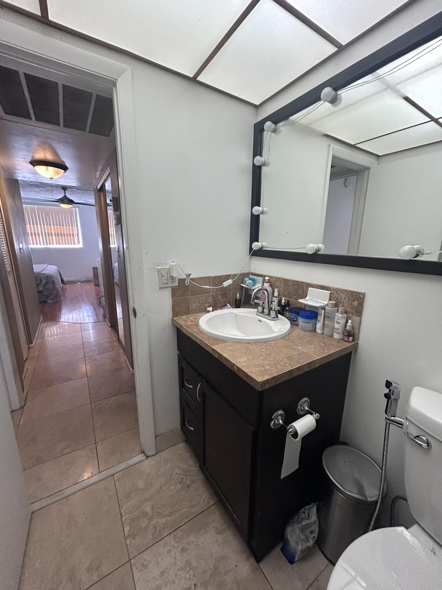 OMEGA CONDO NO 4 - Residential