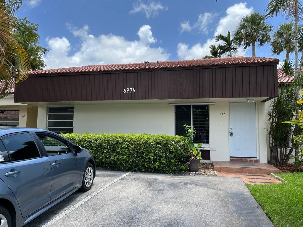 TIBURON 1 PHASE 1 - Residential Lease