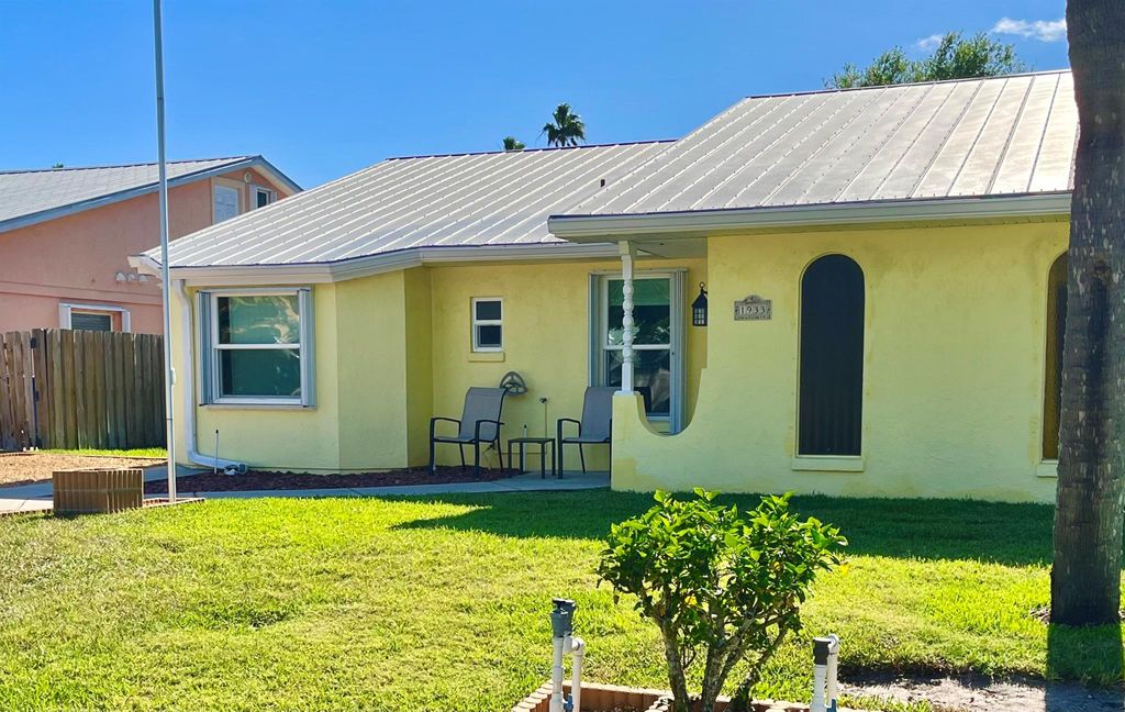 Photo of 1933 Robalo Drive, Vero Beach, FL 32960 (MLS # R10981424)