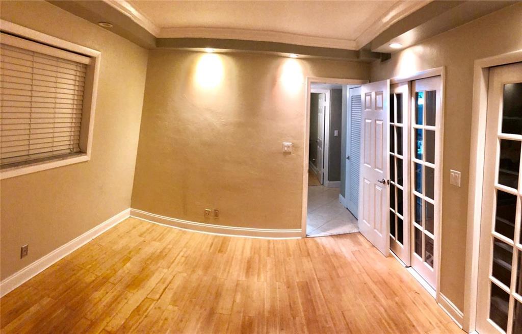 Victoria Courts Condo - Residential Lease