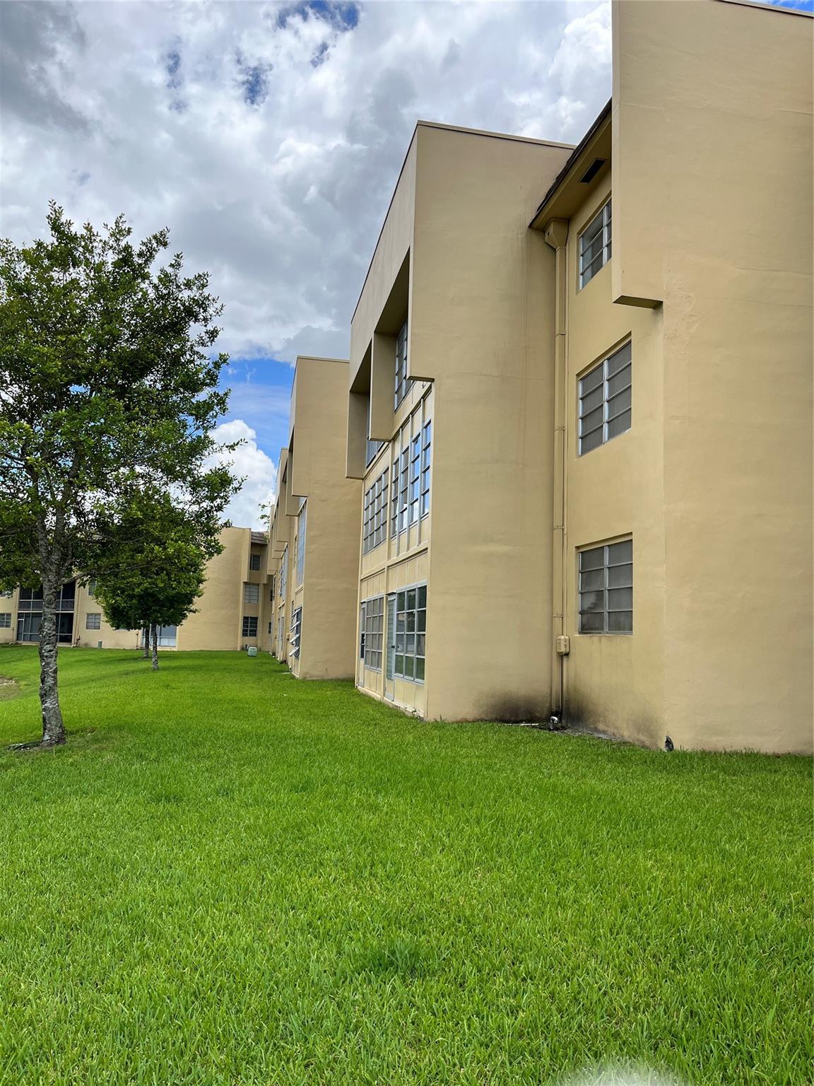 Bermuda Club - Residential