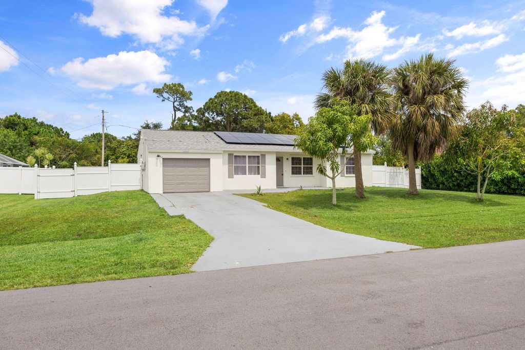 Photo of 2210 SE Heathwood Circle, Port St Lucie, FL 34952 (MLS # R10896106)