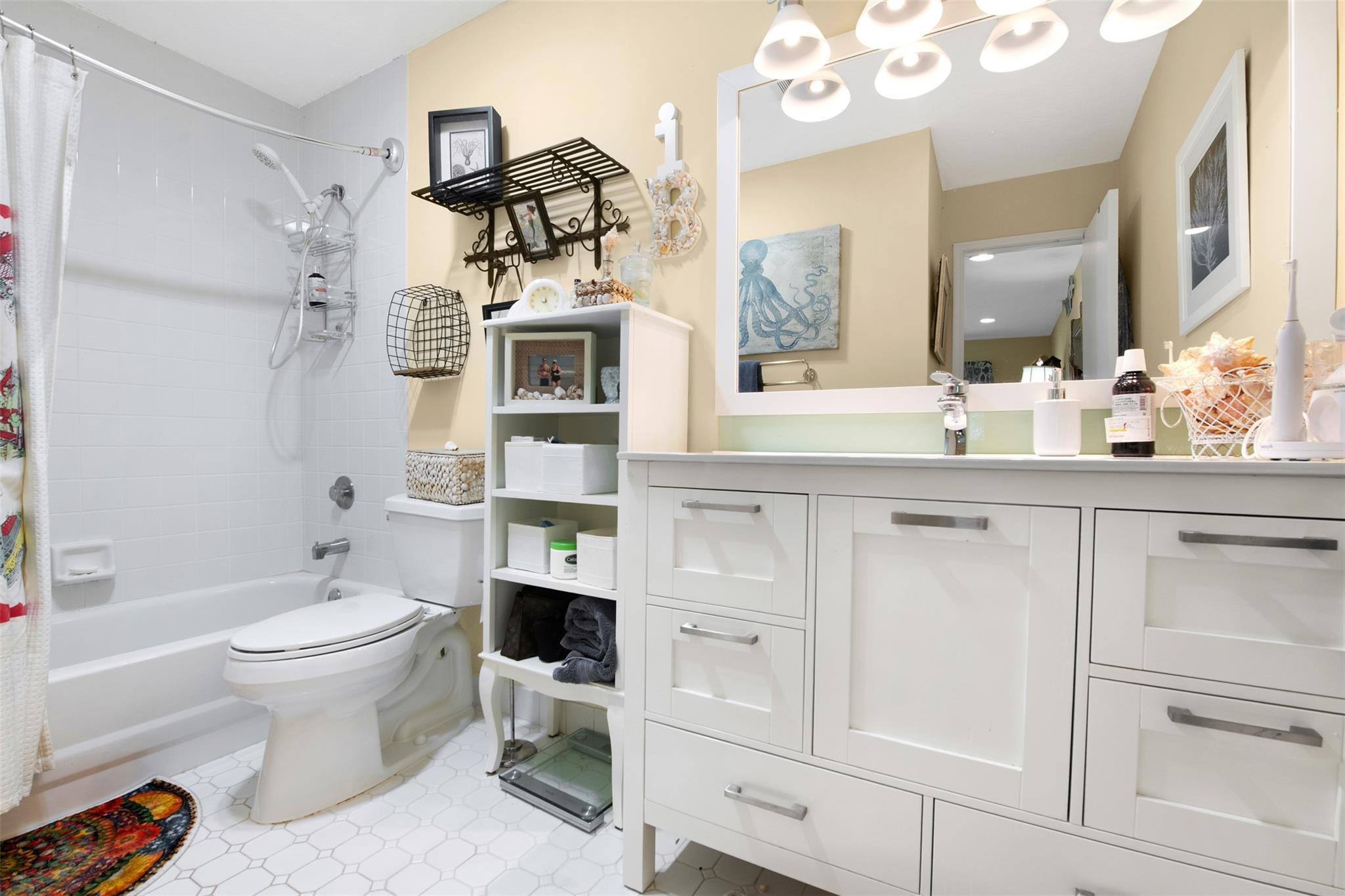 LAUDERDALE WEST - Residential