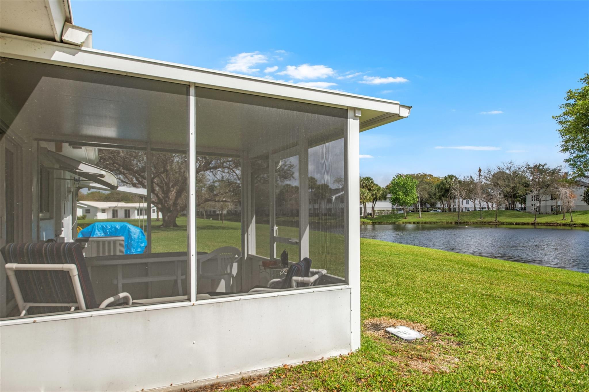 LAUDERDALE WEST - Residential