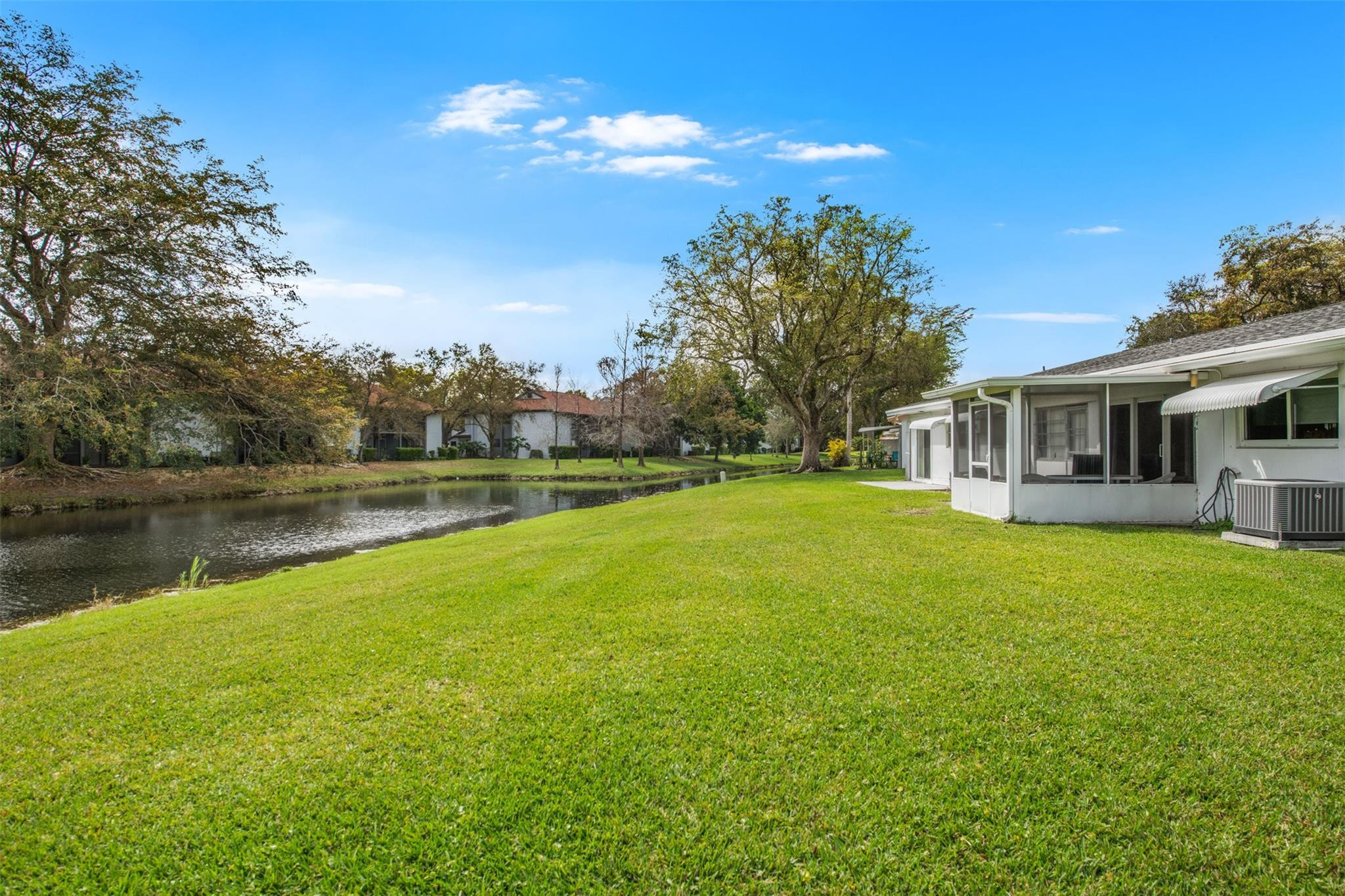 LAUDERDALE WEST - Residential