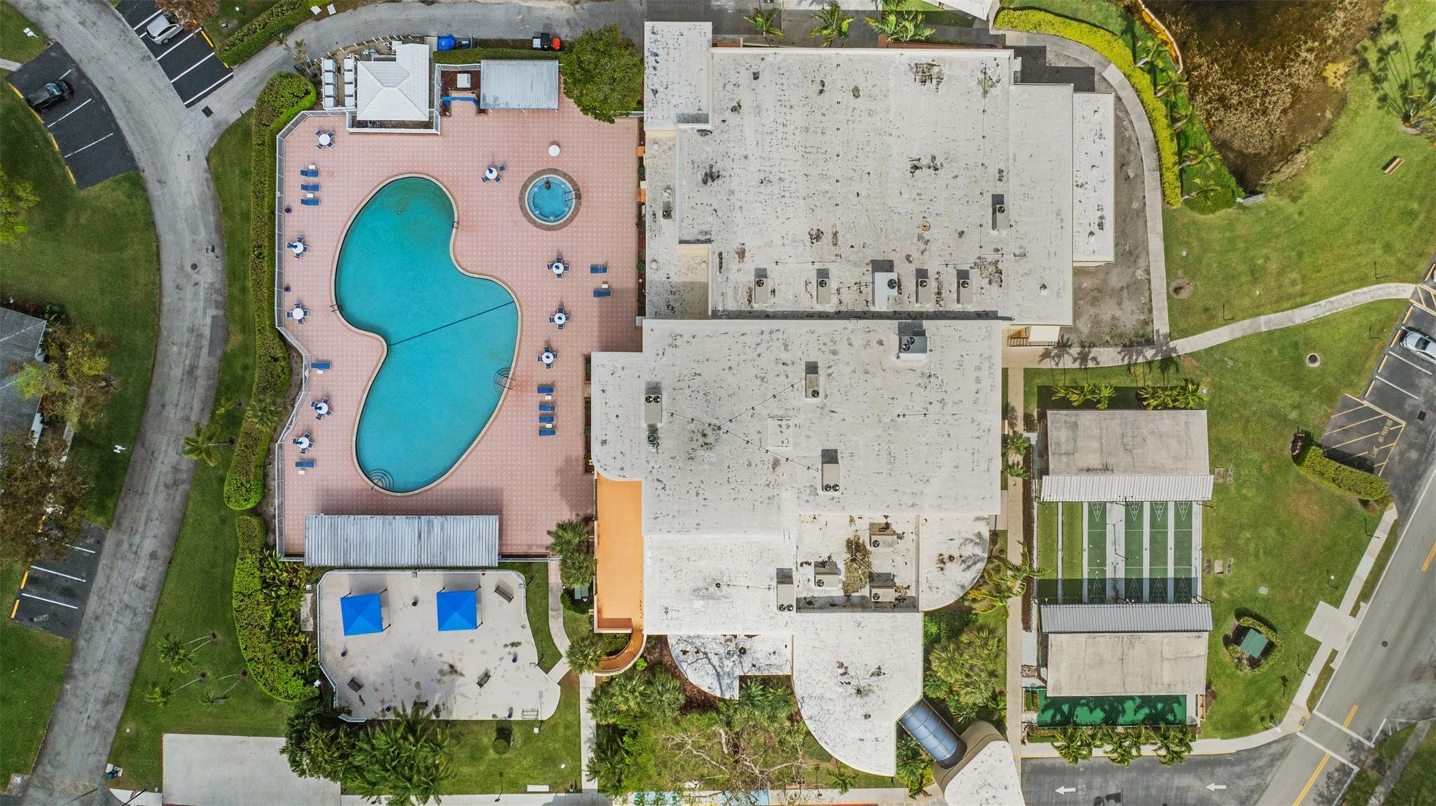 LAUDERDALE WEST - Residential