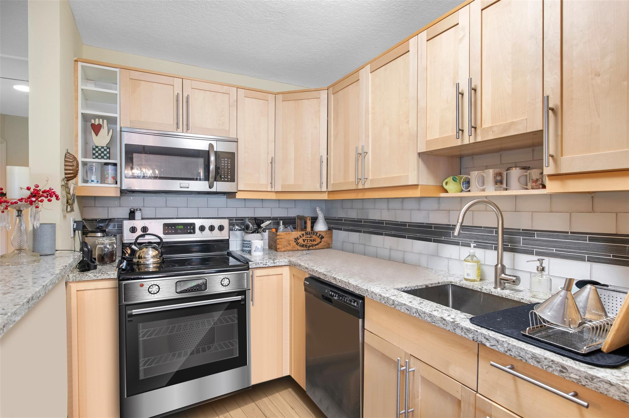 LAUDERDALE WEST - Residential