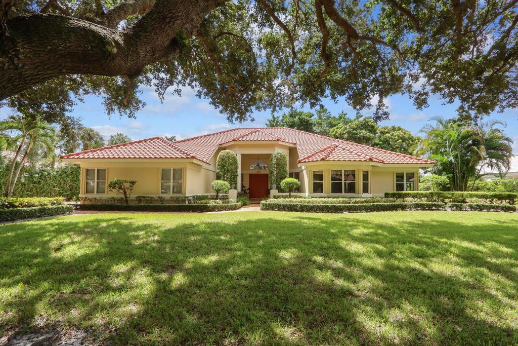 Photo of 18517 SE Heritage Drive, Jupiter, FL 33469 (MLS # R11132417)