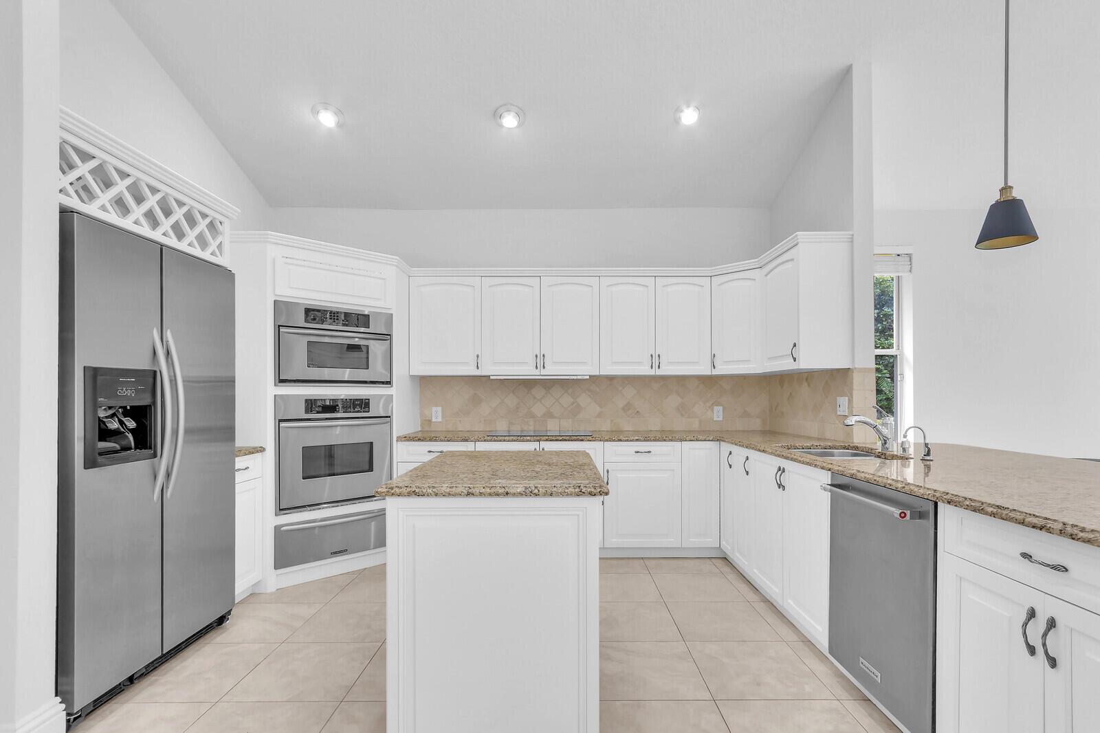 HERITAGE OAKS - Residential