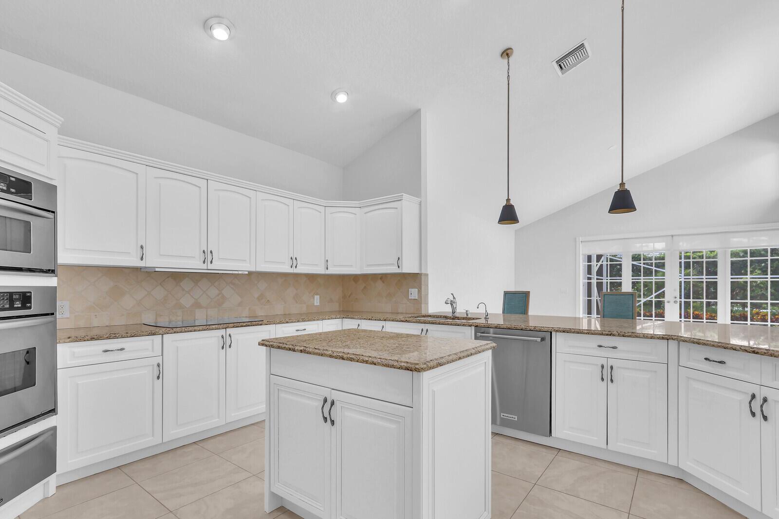 HERITAGE OAKS - Residential