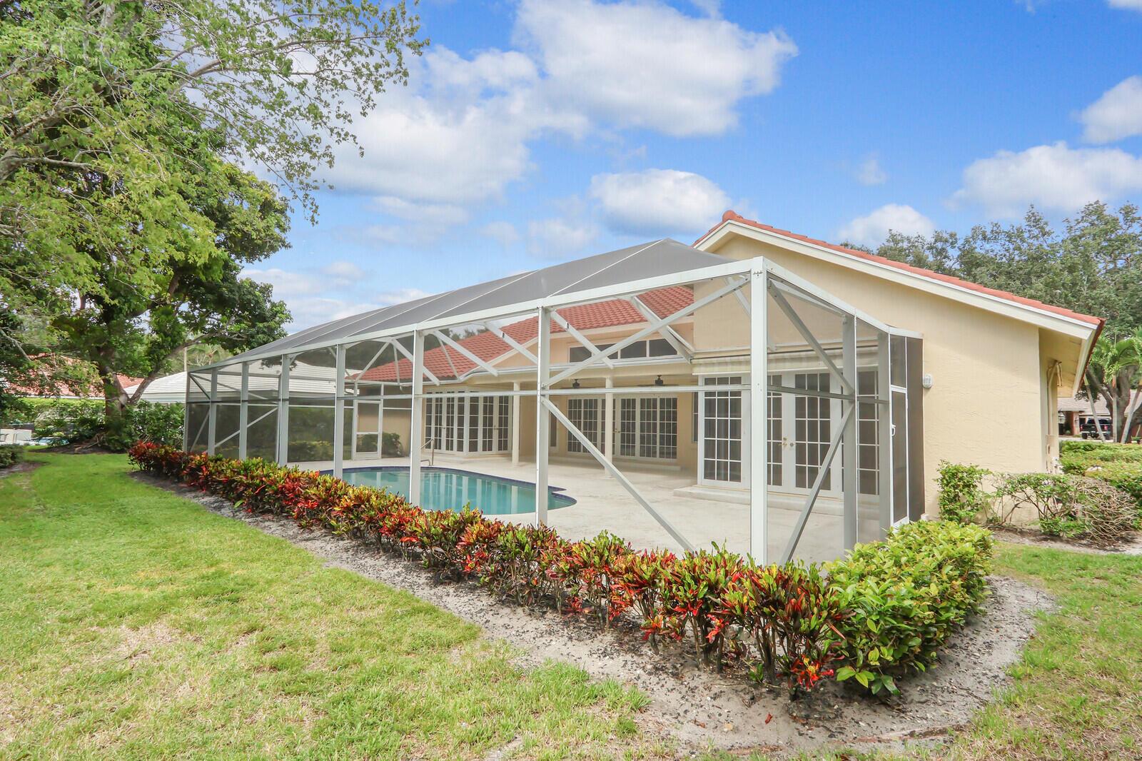 HERITAGE OAKS - Residential