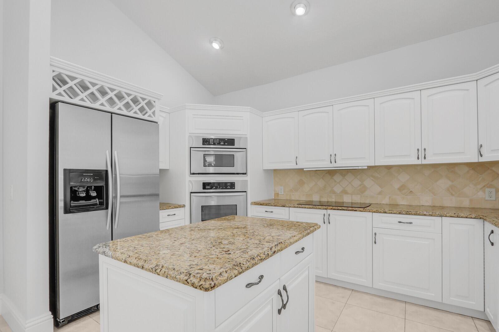 HERITAGE OAKS - Residential