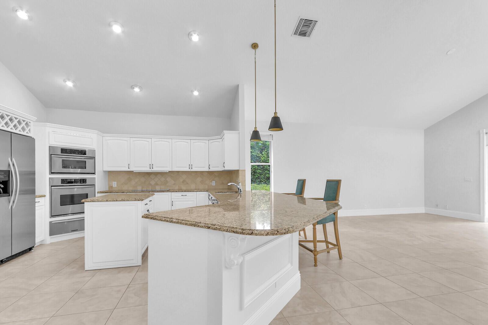 HERITAGE OAKS - Residential